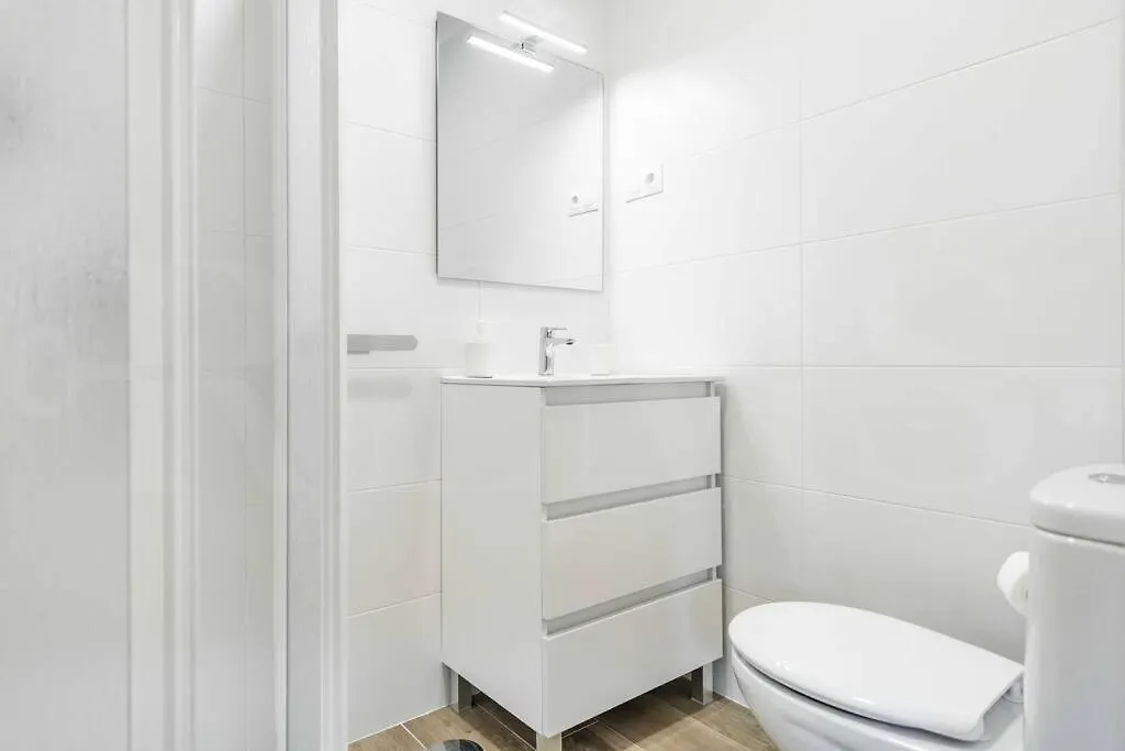 Apartment Authentic Minimalistic Studio Near La Union By Rems Malaga Spain