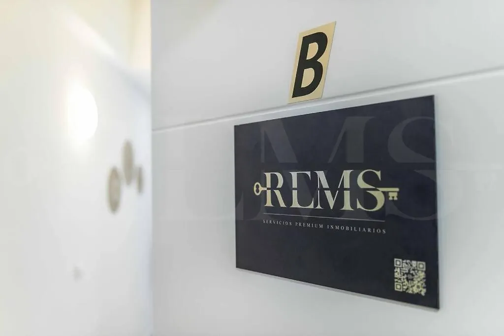 Authentic Minimalistic Studio Near La Union By Rems Malaga Spain