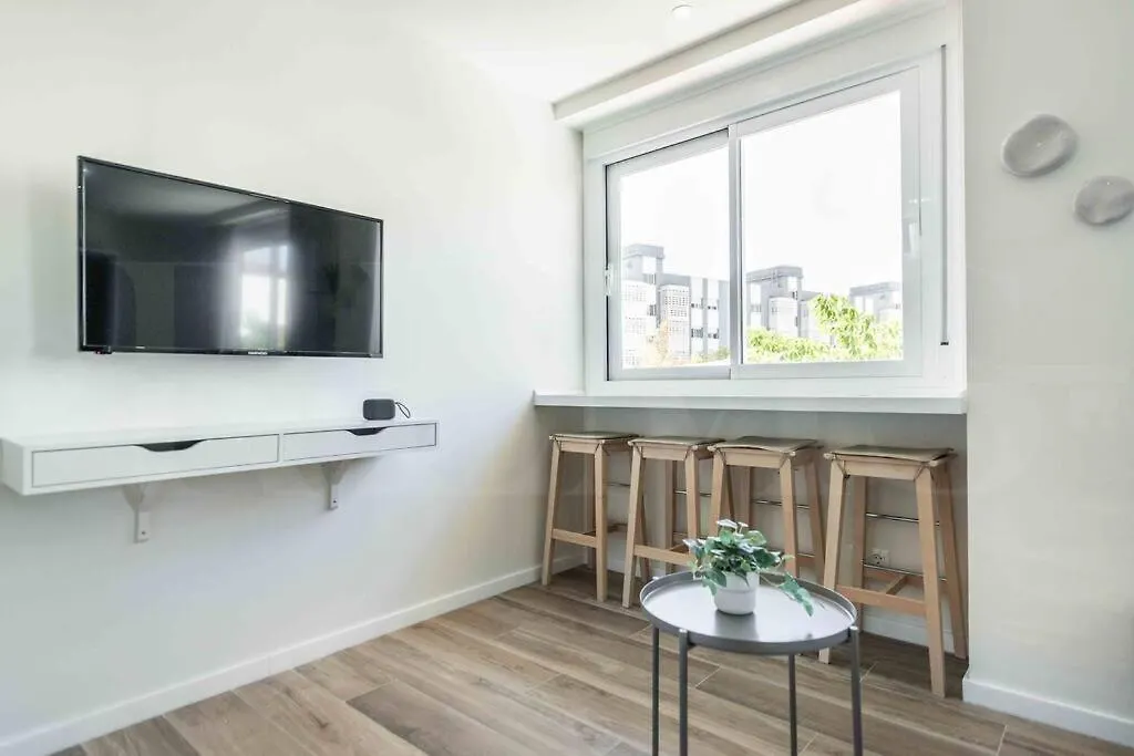 Apartment Authentic Minimalistic Studio Near La Union By Rems Malaga