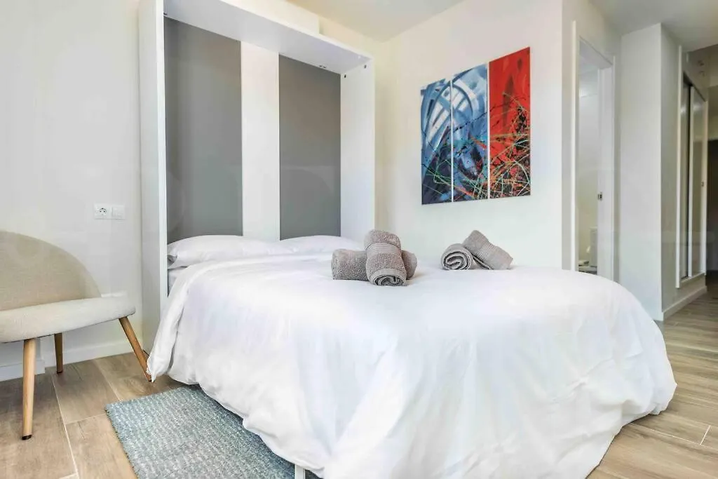 Apartment Authentic Minimalistic Studio Near La Union By Rems Malaga